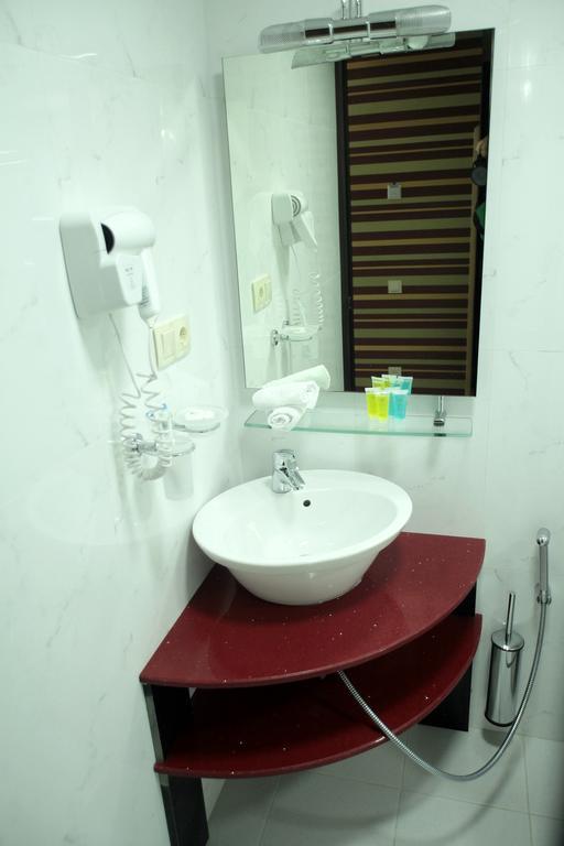 Hotel Vanilla Batumi Luaran gambar
