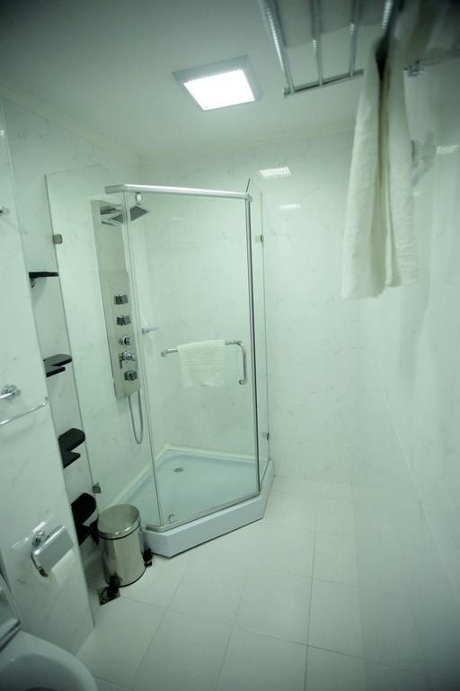 Hotel Vanilla Batumi Luaran gambar